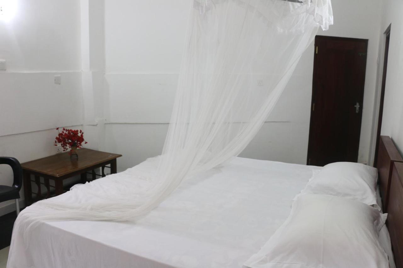 A.V.N Homestay Unawatuna Extérieur photo