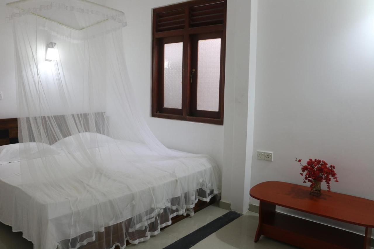 A.V.N Homestay Unawatuna Extérieur photo
