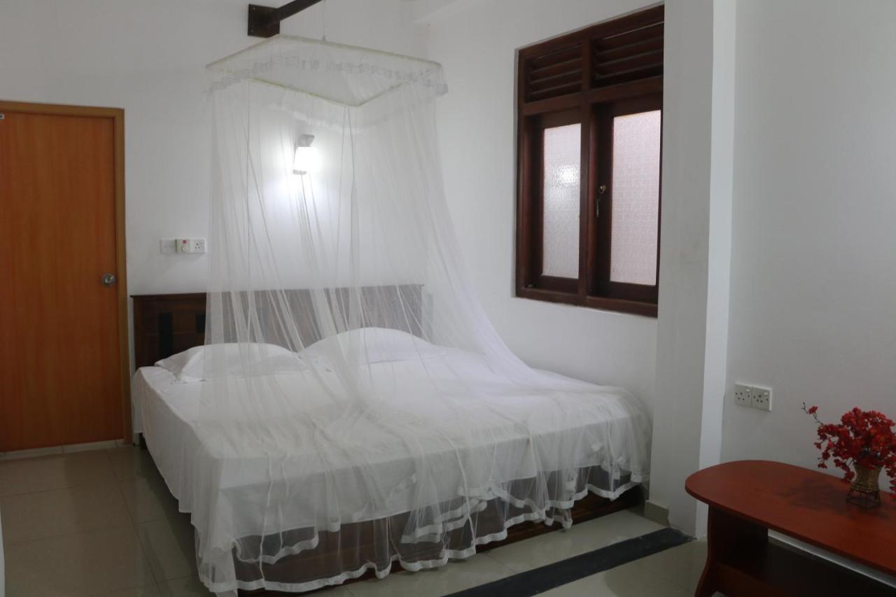 A.V.N Homestay Unawatuna Extérieur photo
