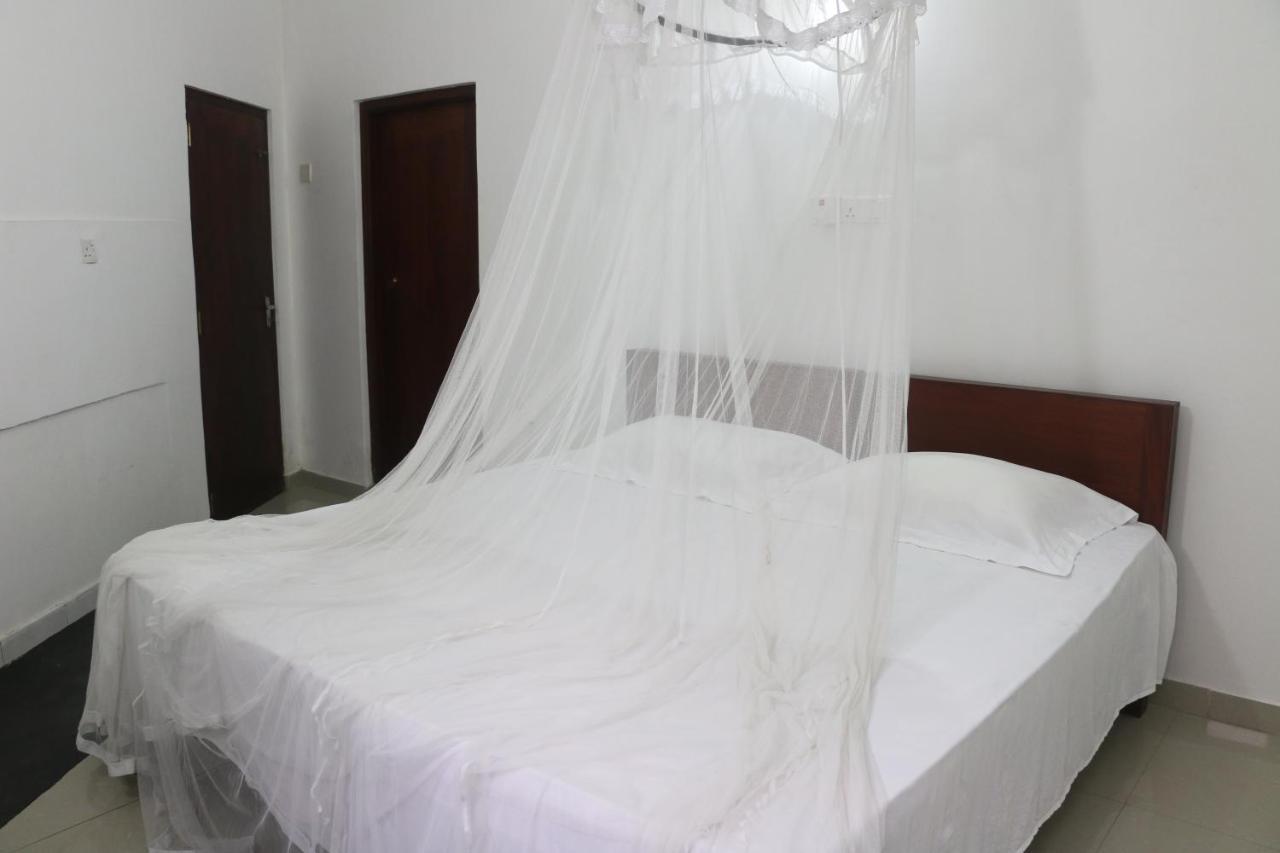 A.V.N Homestay Unawatuna Extérieur photo