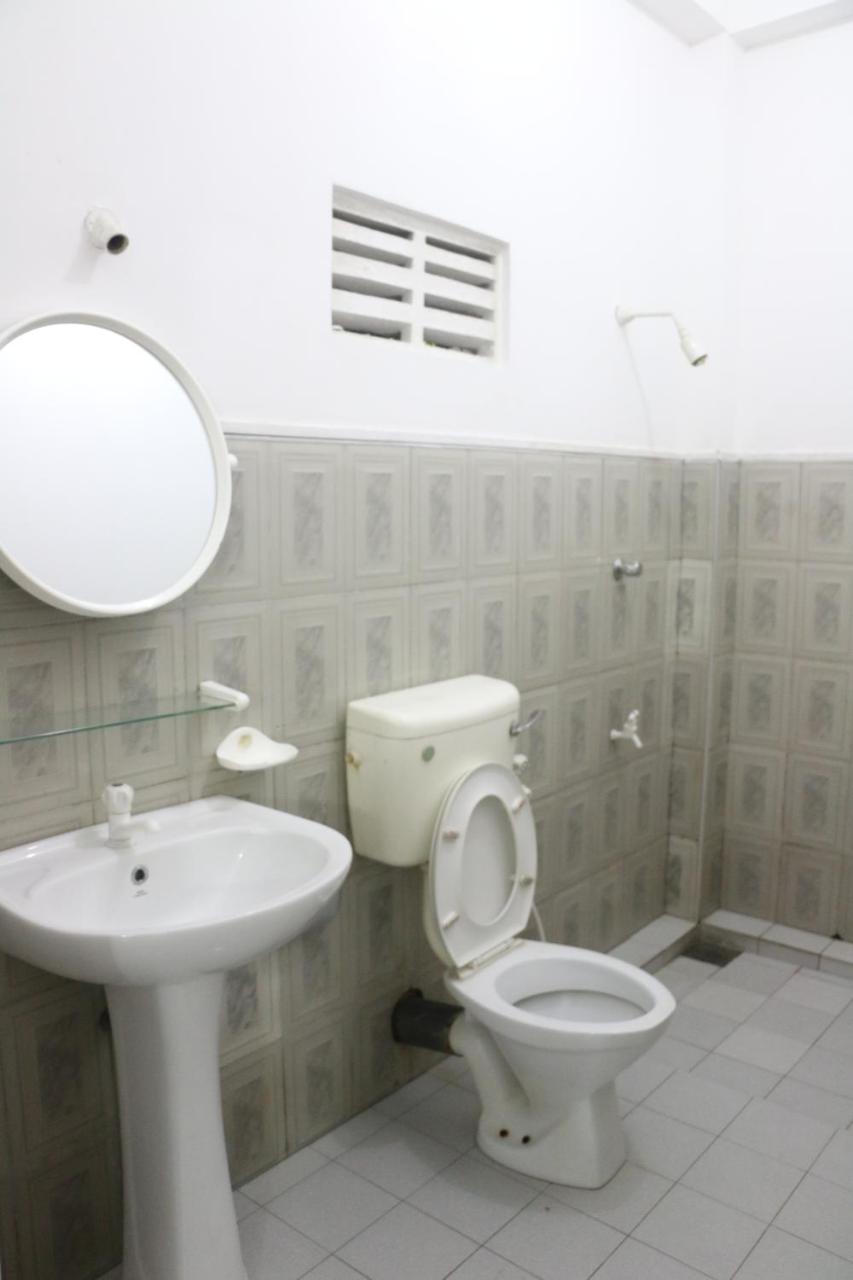 A.V.N Homestay Unawatuna Extérieur photo